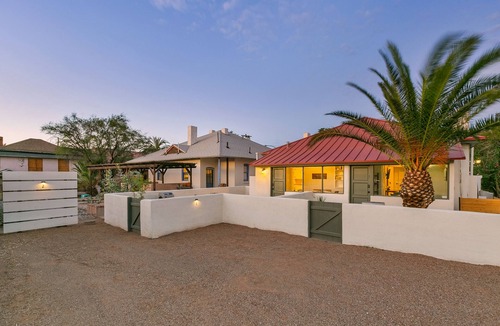 Iron Horse Historic District House | Starlit Stay| Walk to Fox & Congress |Free parking