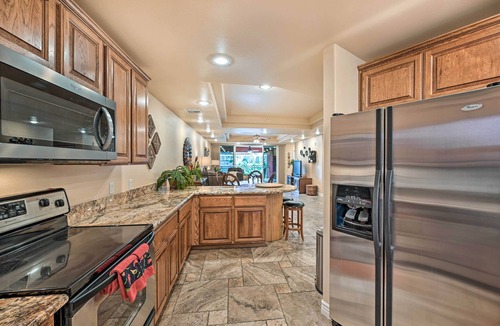Bullhead City Condo | Step-Free Bullhead City Condo w/Balcony!