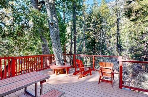 Fern Valley House | Strawberry Creek Cabin