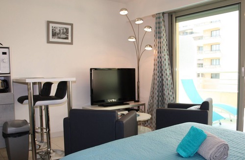 Carre d'Or Apartment | Studio 50 m beaches