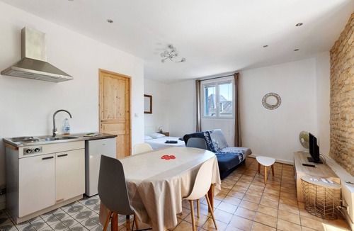 Chasseneuil-du-Poitou Apartment | Studio Apartment "5 - 3 Min Du Futuroscope" with Wi-Fi
