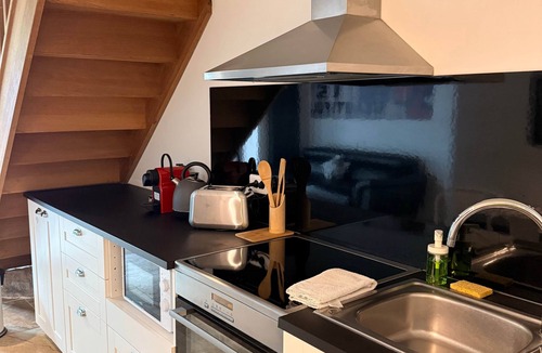 Bonnelles Apartment | Studio Duplex Avec spa et Cour Privée