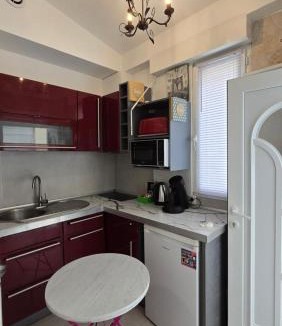 Quartier de la Folie-Mericourt Apartment | studio maisonnette parisien