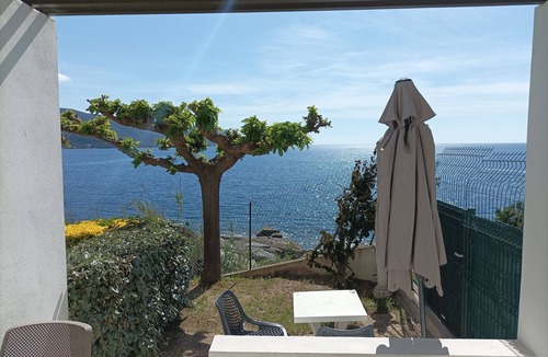 Casaglione Apartment | Studio N°4 in Tiuccia, waterfront, air-conditioned, wifi