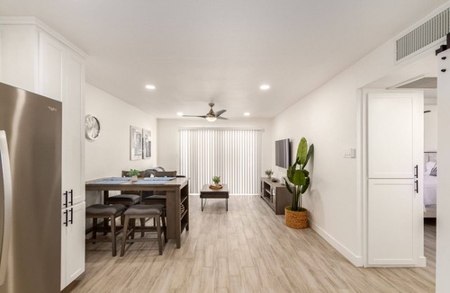 Papago Parkway Apartment | Stunning 2br Furnished Condo Old Town Scottsdale - Pet Friendly | PP322E