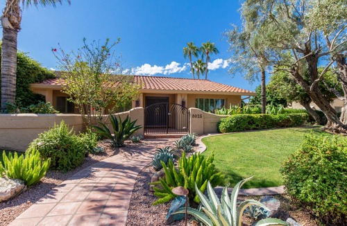 South Scottsdale House | Stunning home, 5-star location, set in resort-like grounds with pool and spa!