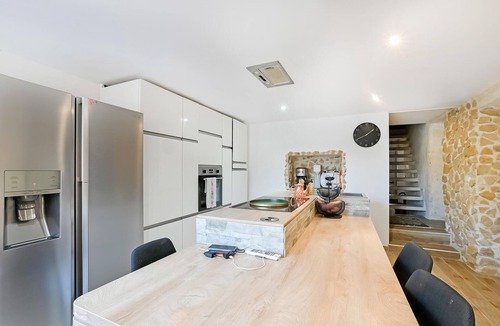 Codolet House | Stunning home in Codolet