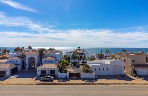 Las Conchas House | Stunning Private Home Villa de las Tres Sirenas
