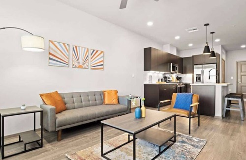 La Buena Vida Apartment | Stunning Westgate CozySuites by stadium with pool 8