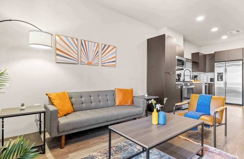 La Buena Vida Apartment | Stunning Westgate CozySuites by stadium with pool 12
