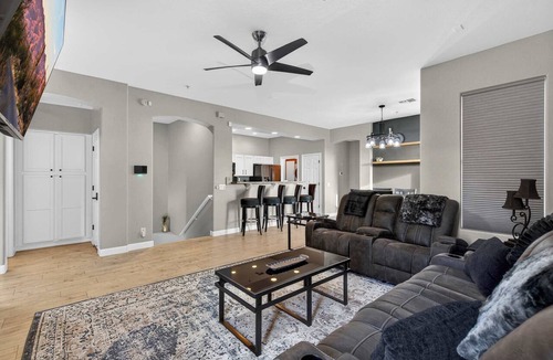 Talon Retreat Condo | Stylish 2BR and 2BA Private Condo Getaway