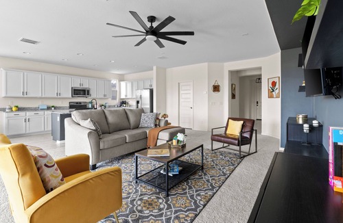 Glendale House | Stylish 4Bd Glendale home-Near StateFarm Stadium, WestGate, TopGolf