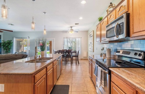 Paradise Valley Village House | Stylish 4BR Desert Oasis with Pool and Spa, Putting Green