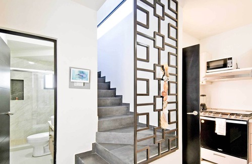 La Paz House | Stylish Home with Shared Pool, BBQ, Private Patio