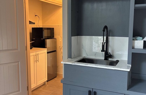 Encanto Apartment | Stylish Mid-Century studio 5 Mins from DT Phoenix!