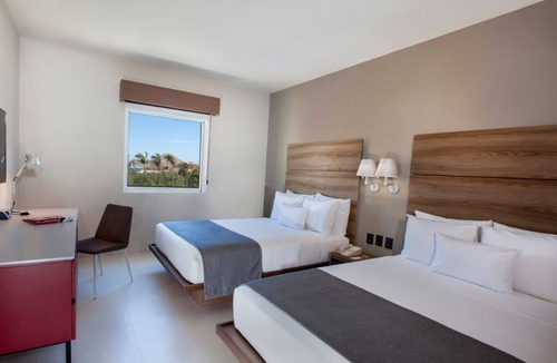 El Tezal Hotel | Stylish Retreat in Cabo – 2 Units Steps to Shopping, Marina & Medano Beach