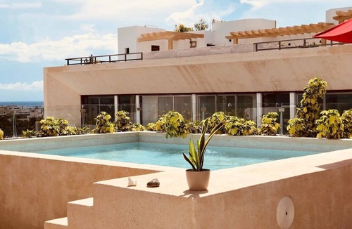 Luis Donaldo Colosio Apartment | Stylish Studio with Rooftop Pool