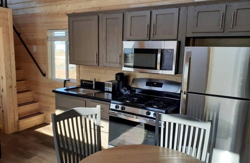 Valle Cabin | Stylish Tiny Home Retreat with Loft & Stargazing Deck in Williams, Arizona
