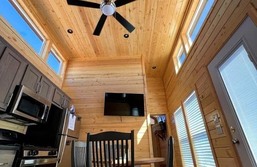 Valle Cabin | Stylish Tiny Home Retreat with Loft & Stargazing Deck in Williams, Arizona
