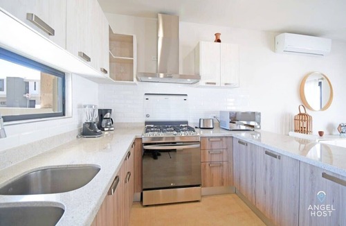 La Paz Apartment | Stylish Townhome Private Patio Parking Pool Onsite