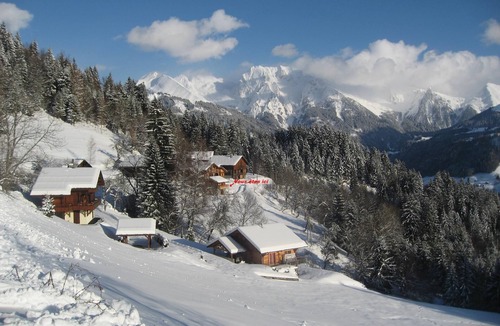 Manigod Ski Chalet | Sublime 3-star Savoyard chalet "Le grenier de Chalmont"