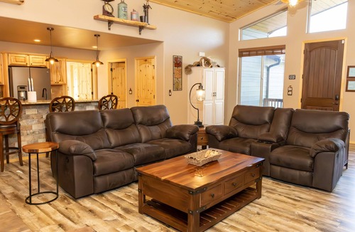 Show Low Cabin | Summer Cabin Getaway with a Pine Tree View!