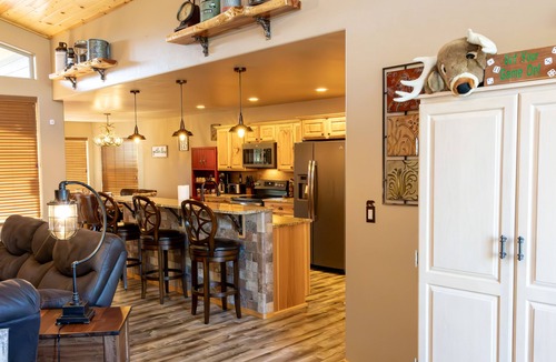 Show Low Cabin | Summer Cabin Getaway with a Pine Tree View!