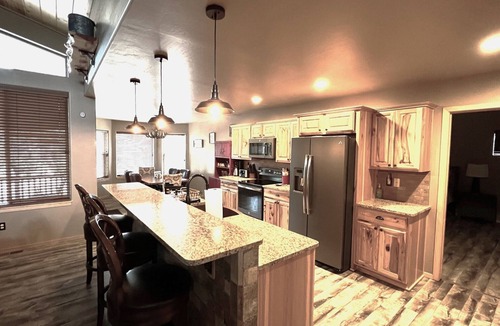 Show Low Cabin | Summer Cabin Getaway with a Pine Tree View!