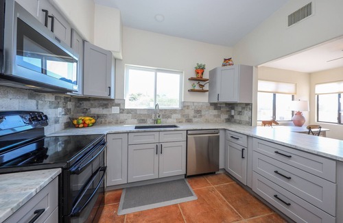 Monte Del Oro House | Summer Oasis | Sparkling Pool & Mountain Views