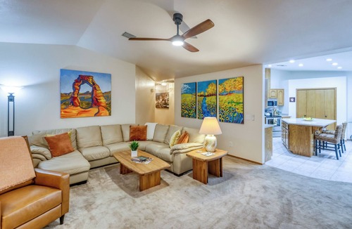 Lake Havasu City House | Summer Ready! Sunrise Lake Escape. 5 Min from the Lake!