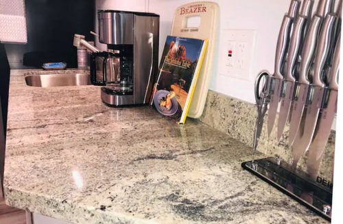 West Sedona Apartment | SuMmEr SaLe - Kameya Casita, Red Rock Views, Walk to Trails, Koi Pond & Patio
