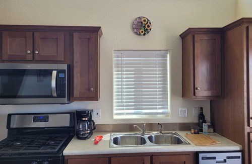 Ehrenberg Cottage | Sunflower @ the Oasis – Ehrenberg, AZ. Pet-friendly. Low-ceiling loft area.