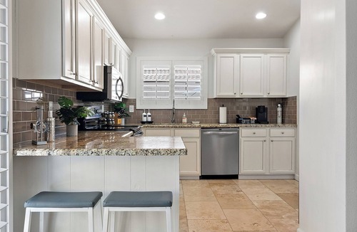 Paradise Valley Village House | Sunny Stay w/Heated Pool & Pool Table — Walkable, Spring Training Close
