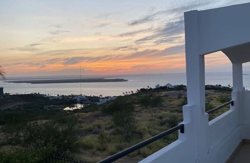 Lomas de Palmira House | Sunset Haven: Stunning Views