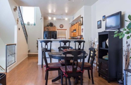 Tramonto House | Sunset Views From Your North Phoenix Condo Stay