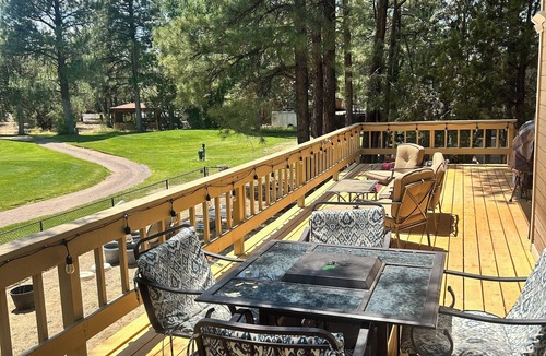 Torreon House | Sunshine, Golf & Cabin Vibes Pet-Friendly Summer Escape