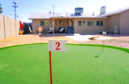Tempe House | Sunswept Skies - Putting Green - ASU 1 block