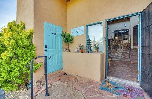 Canoncito Apartment | Surrounding Mtn Views! Quaint Santa Fe Retreat