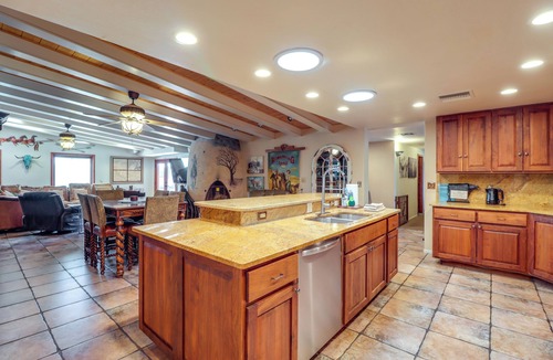 Tucson House | Swim Spa Access & Outdoor Kitchen! Tucson Home
