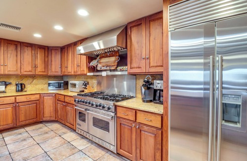 Tucson House | Swim Spa Access & Outdoor Kitchen! Tucson Home