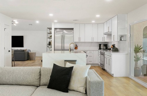 Village Estates House | SWSS 8BR Palms Away Estate | Pool, Hot Tub, Sport Court, Putting Green & Games