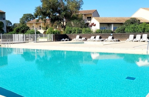 Bravone Apartment | T2 walking distance from the beach - swimming pool & seaside getaway