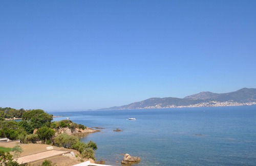 Porticcio Apartment | T3 Duplex 60 m2 waterfront, beach just below, Porticcio