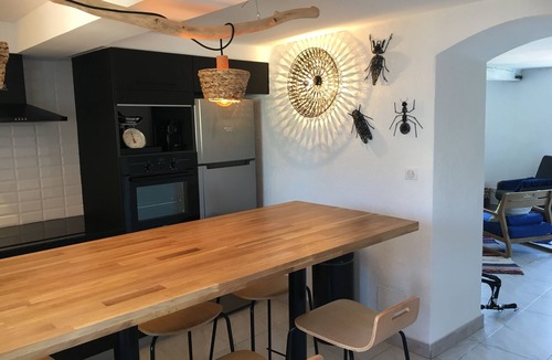 Saint-Florent Apartment | T3 Full center Saint Florent. The port