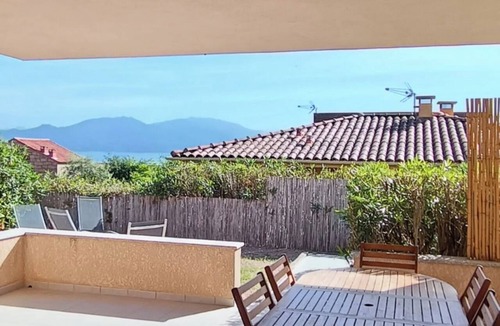 Belvedere-Campomoro Villa | T3 Les pieds dans l'eau: sea view - Air-conditioned, equipped apartment - Golf Campomoro