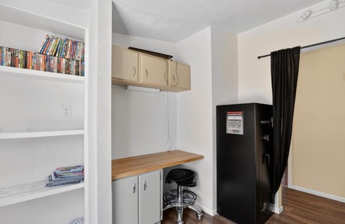 Tehachapi House | Tehachapi 12-Guest Group Escape home