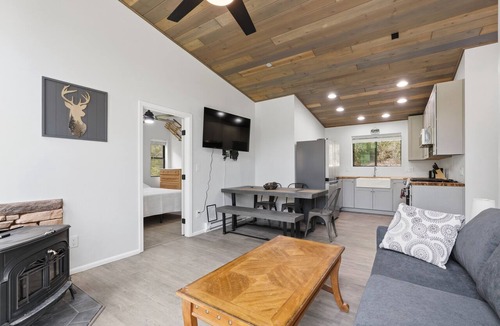 Mount Lemmon Cabin | Terrific 2-bedroom cabin in charming Summerhaven getaway