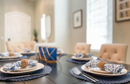 Paradise Valley Village House | The Bella