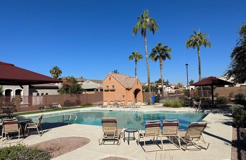 Paradise Valley Village House | The Bella