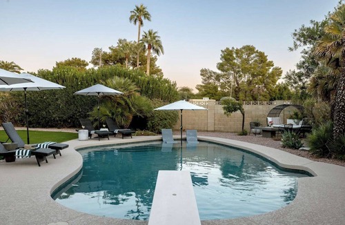 Paradise Valley Village House | The Bloom in Scottsdale sleeps 10 w/pool, firepit, pool table + backyard OASIS